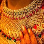 வரலாறு காணாத தங்கம் விலை; முதல்முறையாக ஒரு சவரன் ரூ.75,200!