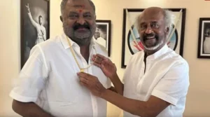 ரீ-ரிலீஸிலும் பட்டையை கிளப்பிய படையப்பா; தயாரிப்பாளருக்கு தங்க சங்கிலி பரிசளித்த ரஜினிகாந்த்.