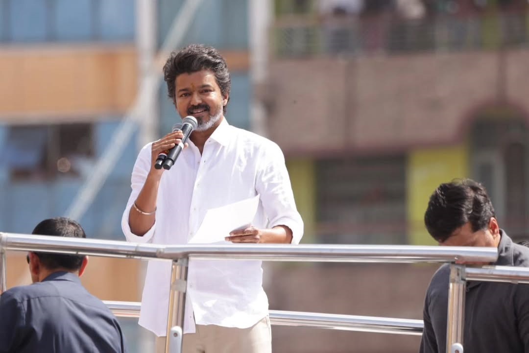 3 மணிக்கு தேர்தல் அறிக்கை வெளியீடு- நட்சத்திர ஹோட்டலை நோக்கி விரையும் விஜய்.