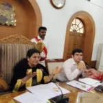 காலி குடங்களுடன் அ.தி.மு.க, ஊழல் புகாரில் காங், கழிவுநீர் மைய எதிர்ப்பில் கம்யூனிஸ்ட்: கோவை மாமன்றத்தில் கைகலப்பு.