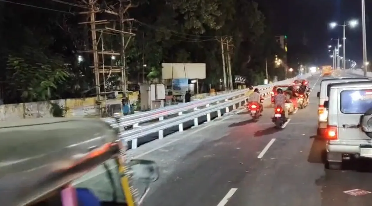 ஆடம்பரம் இல்லாமல் திறக்கப்பட்ட உயர்மட்ட பாலம்; போக்குவரத்து நெரிசல் தீர்ந்ததாக கோவை மக்கள் மகிழ்ச்சி.