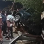 திருச்சியில் பள்ளி சிறுவன் ஓட்டிய கார் விபத்து; ஒருவர் படுகாயம், காரில் பயணித்த சிறுவர்கள் தப்பி ஓட்டம்.