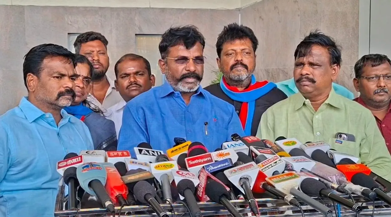 காவிரி விவகாரத்தில் வறட்டு கவுரவம் பார்க்காமல் அனைத்துக் கட்சிக் கூட்டத்தை கூட்ட வேண்டும் – திருமாவளவன்.